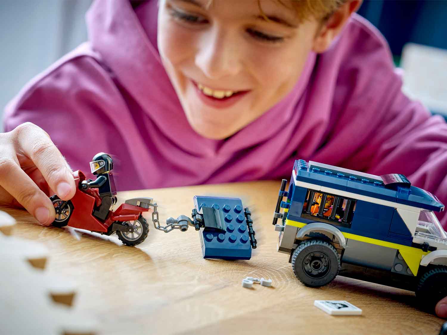 Конструктор LEGO City Фургон 198 дет. - фото 8