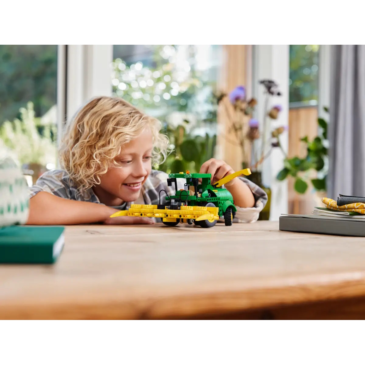 Конструктор LEGO Technic Комбайн John Deere 559 дет. - фото 7