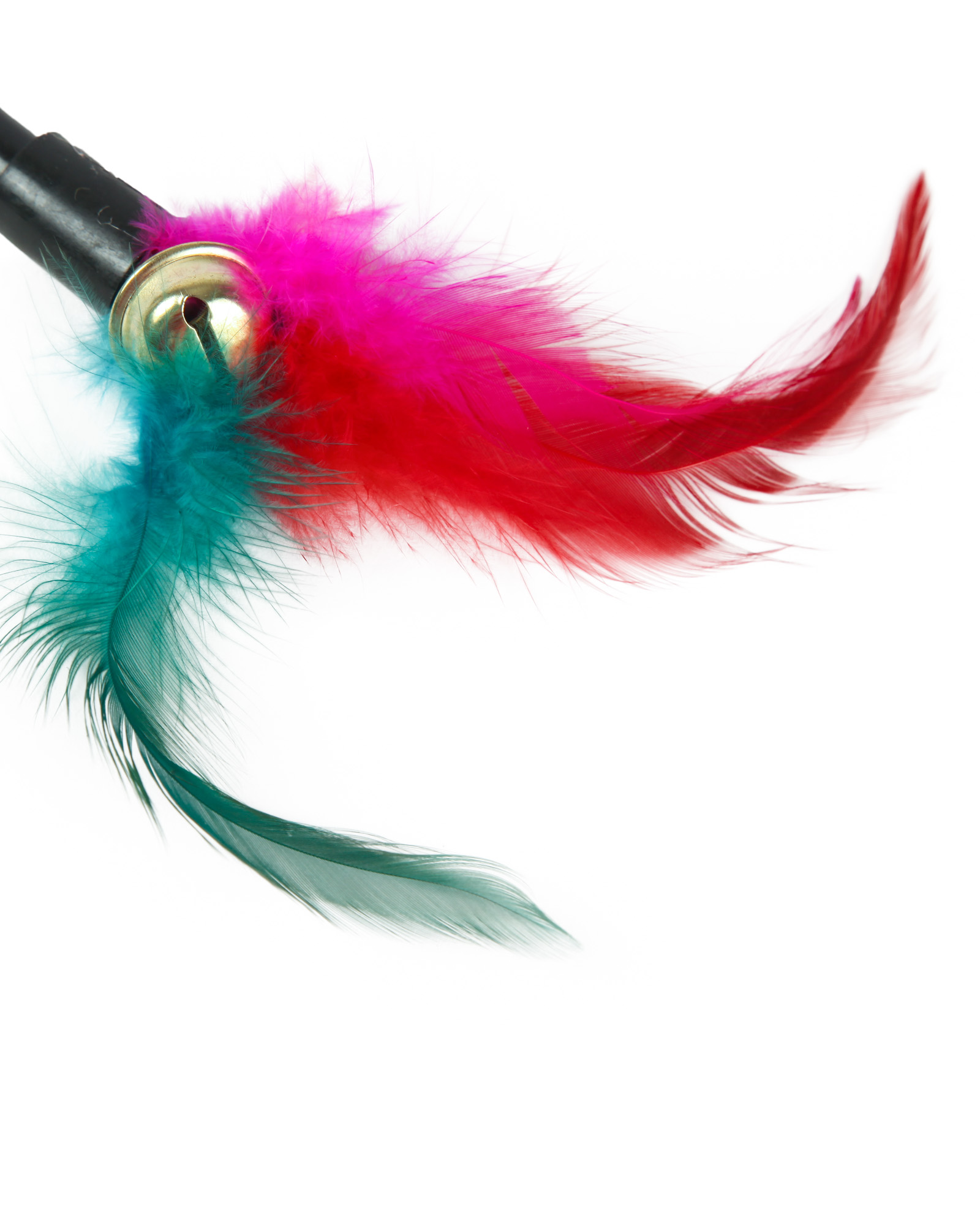 Игрушка для кошек Barbaks Дразнилка с разноцветными темными перьями-наконечником и бубенчиком 44см - фото 2