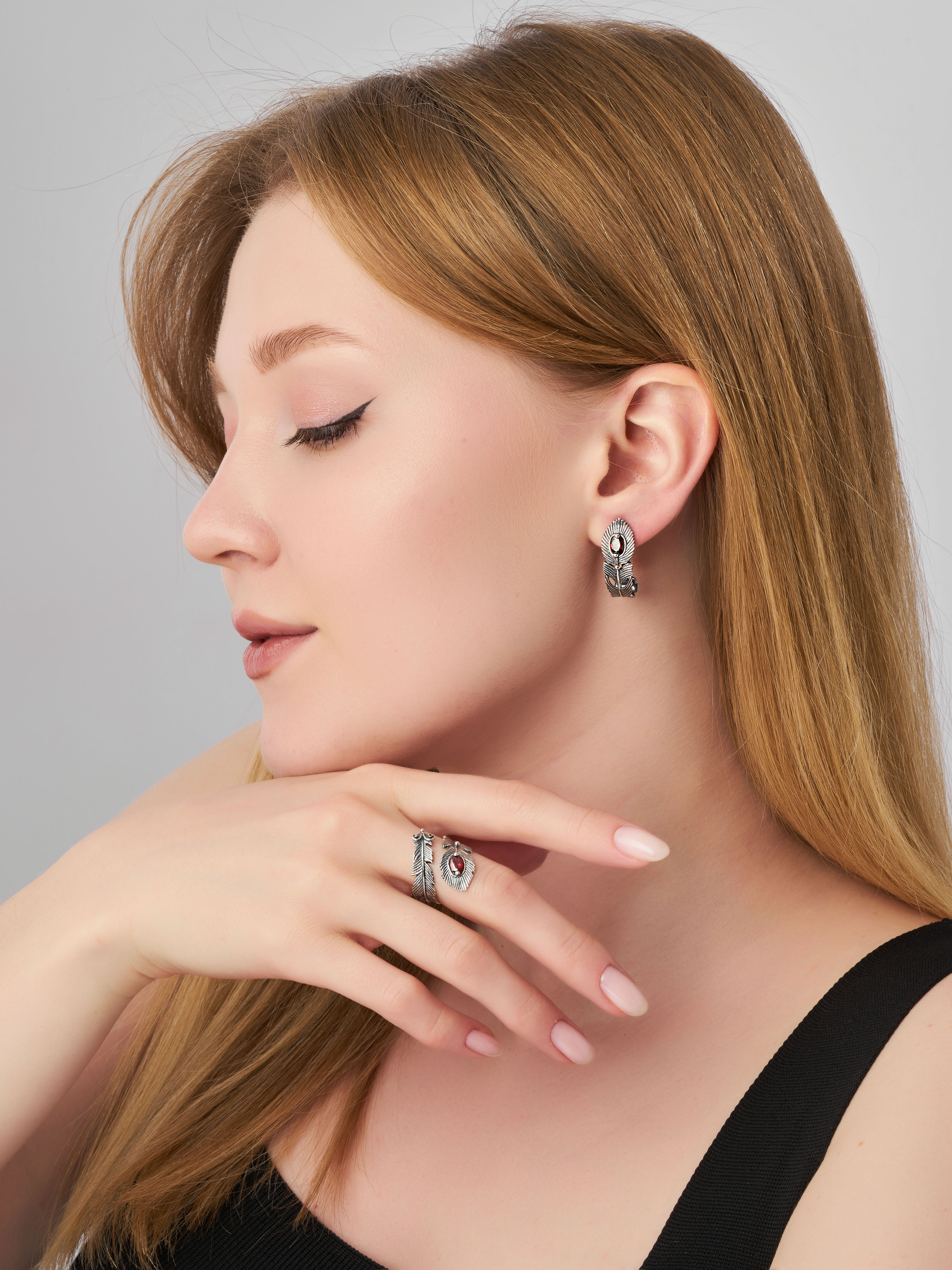 Серьги Shine and Beauty 80427-205-с-красныйфианит - фото 2