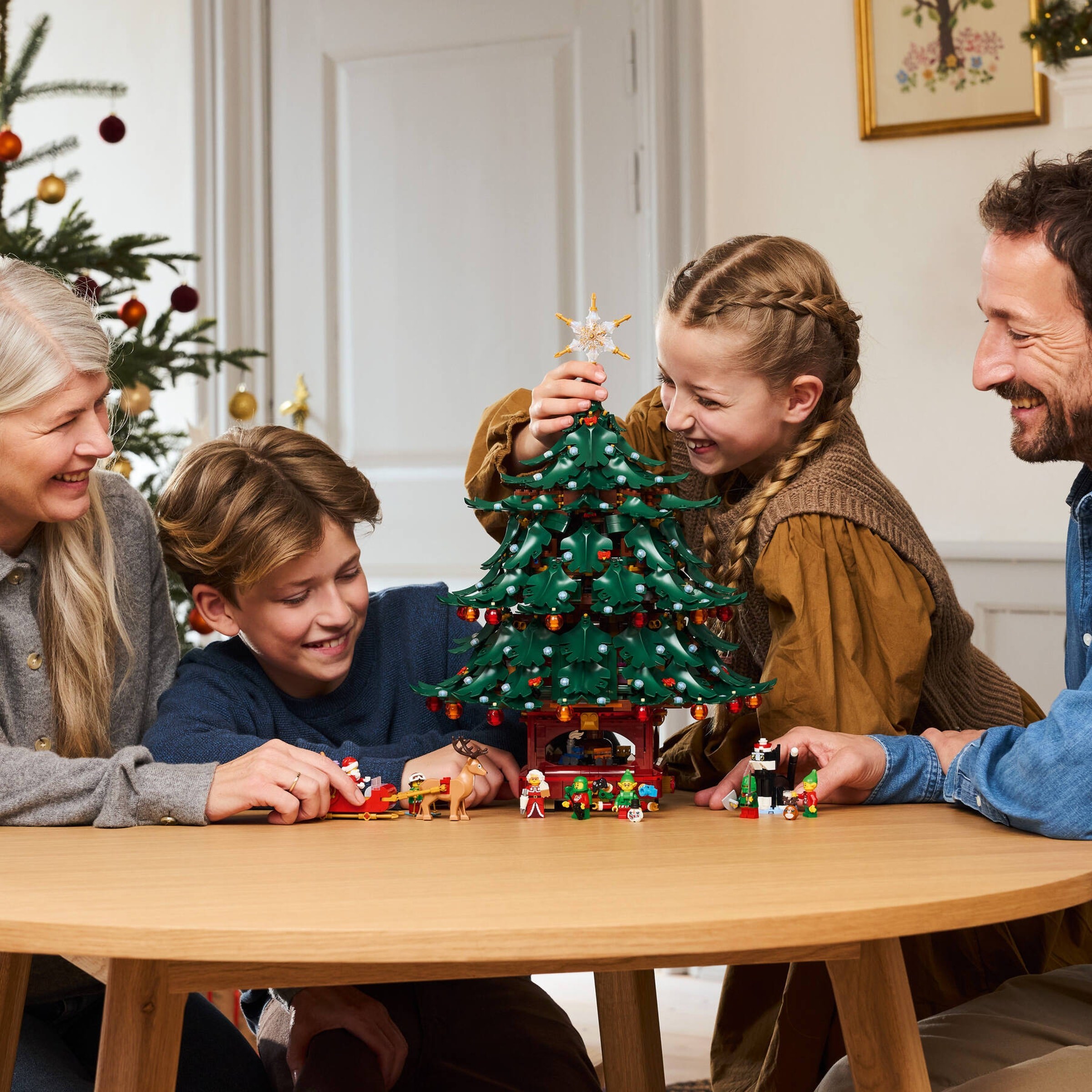 Конструктор LEGO Seasonal 41843 3171 дет. - фото 5