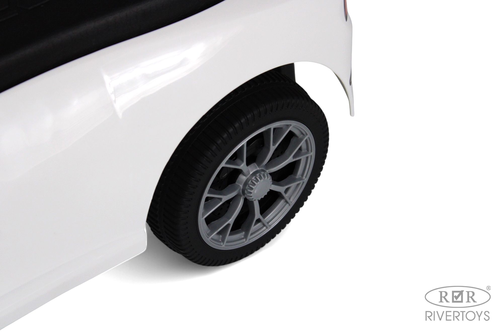 Каталка RIVERTOYS Z004ZZ-A-WHITE белый - фото 6