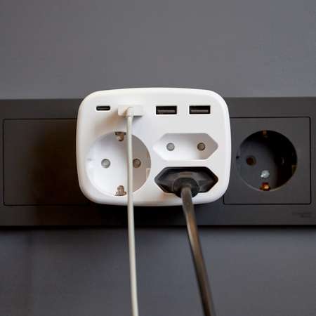 Тройник электрический REXANT 16А с/з 3хUSB-A USB Type-C белый