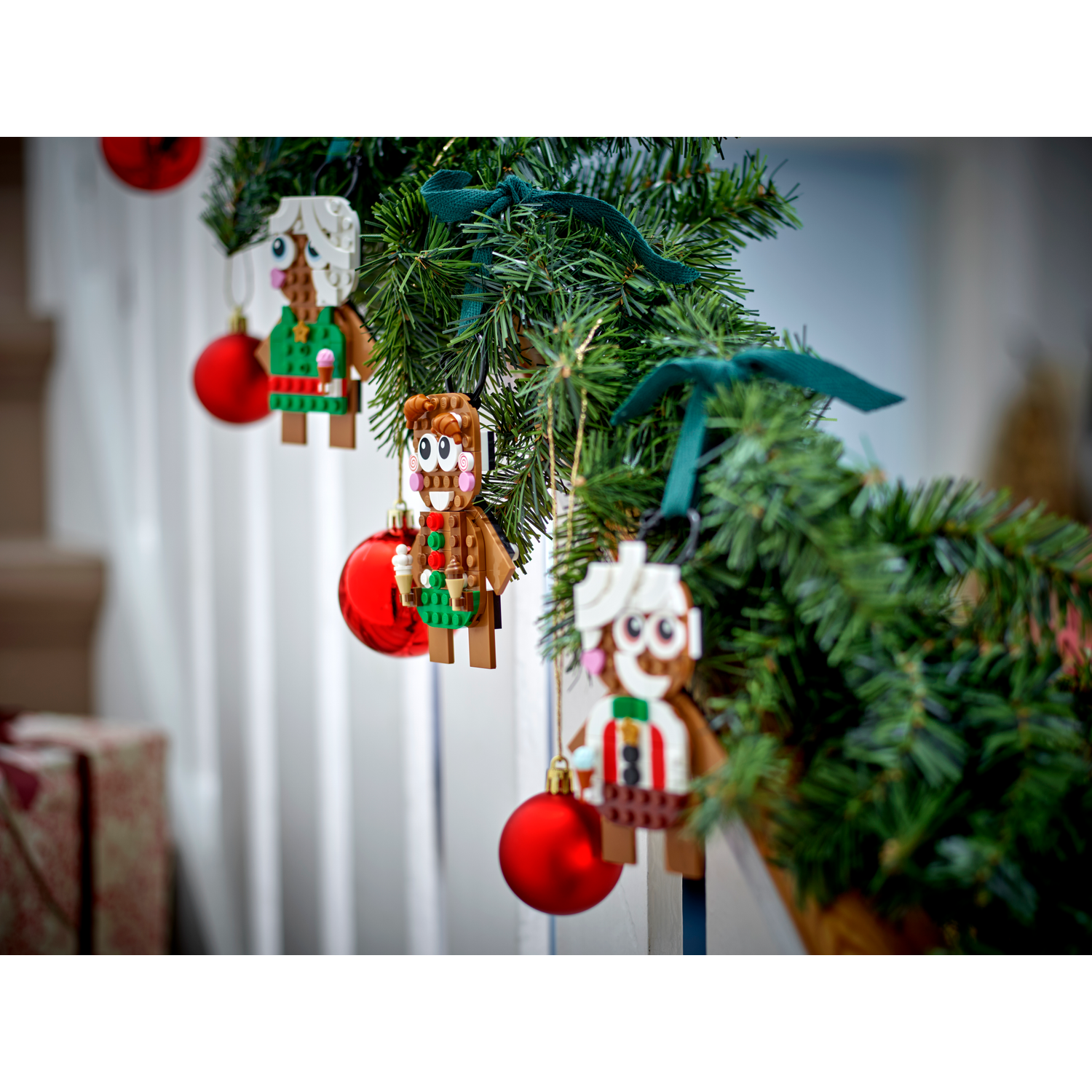 Конструктор LEGO Seasonal Пряничные украшения - фото 5