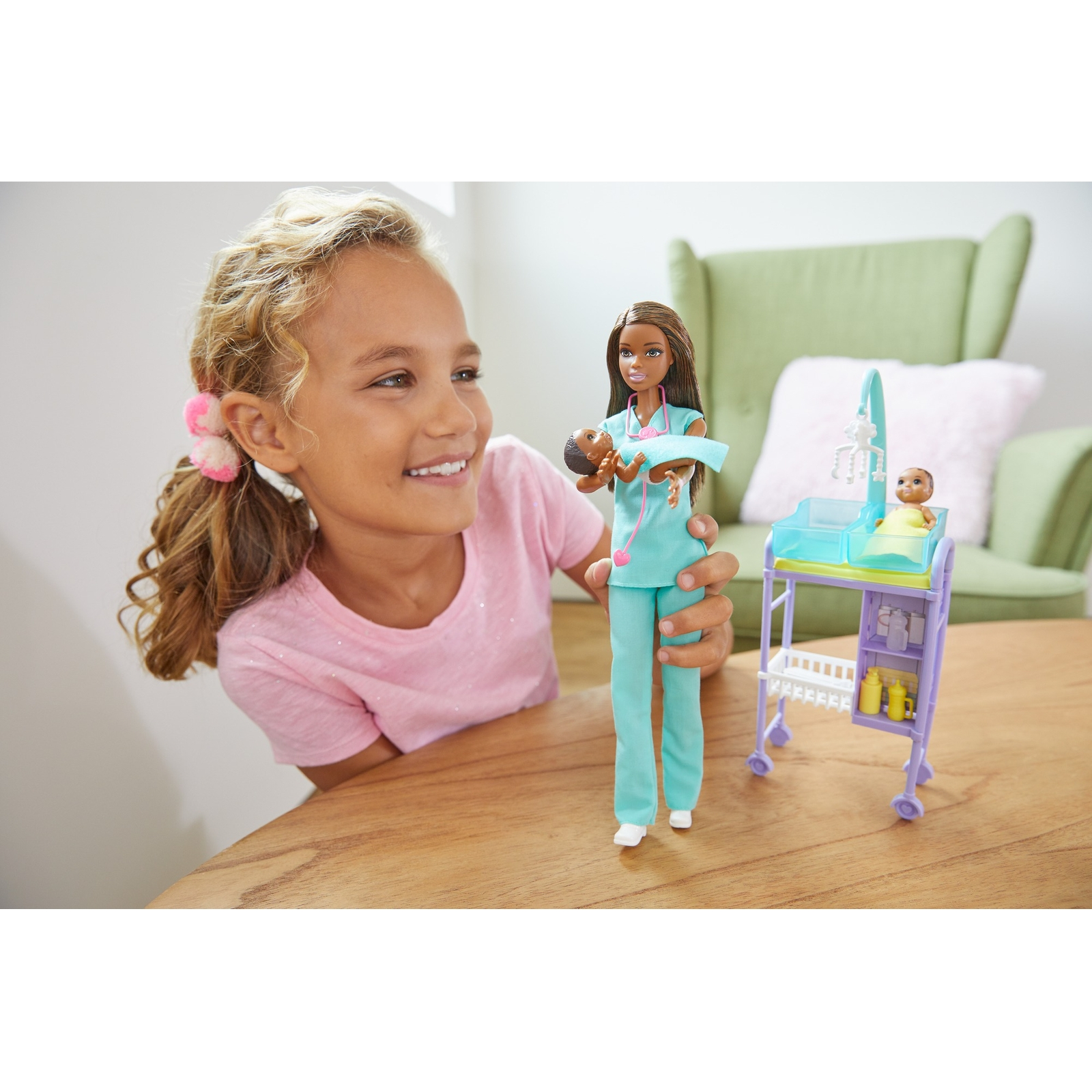 Кукла модельная Barbie Кем быть? Детский доктор Брюнетка DHB63/GKH24 - фото 8