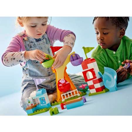 Конструктор LEGO DUPLO Ярмарка блочный