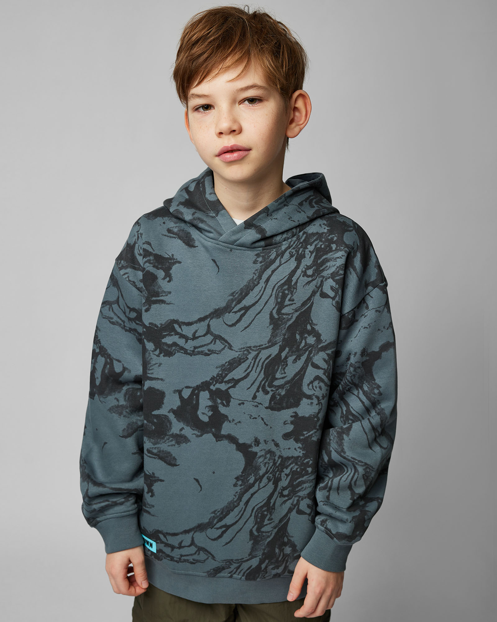 Изображение товара Детское худи Futurino с принтом "тай-дай" для мальчика, тёплый и стильный