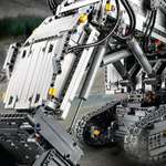 Конструктор LEGO Technic Экскаватор Liebherr R 9800 2573 дет.