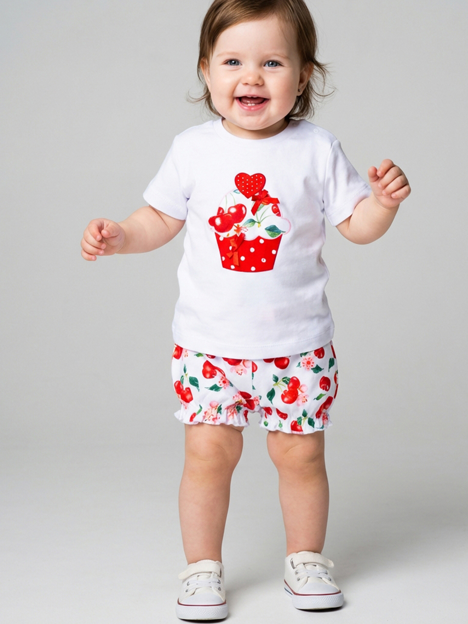 Изображение товара Костюм PlayToday Девочки Футболка штаны Глянцевый принт и банты Изображение товара Костюм PlayToday Девочки Футболка штаны Глянцевый принт и банты