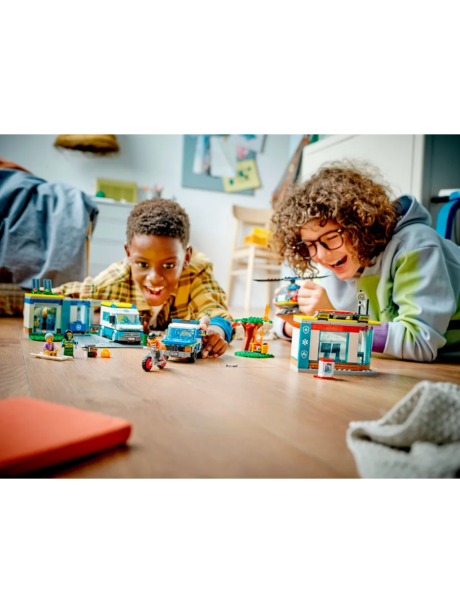 Конструктор LEGO City 706 дет. - фото 8