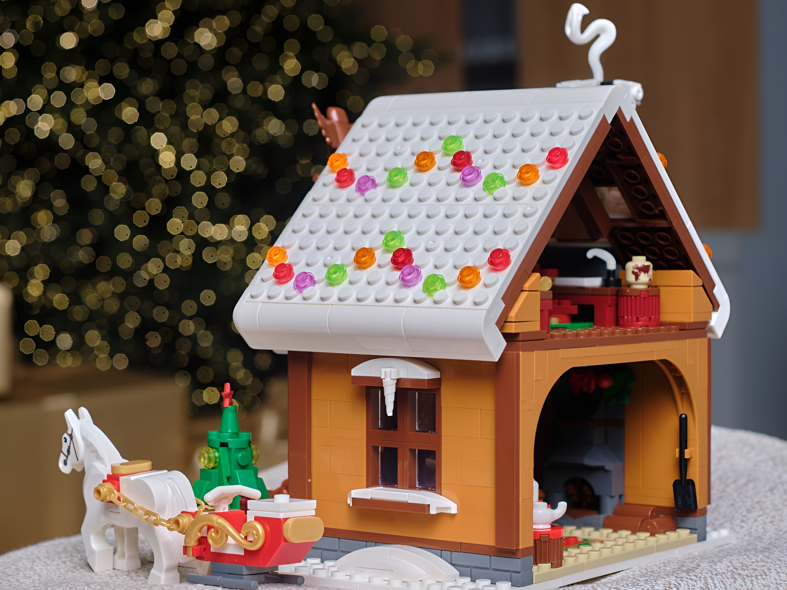 Конструктор brick labs Дом Деда Мороза 923 дет. - фото 8
