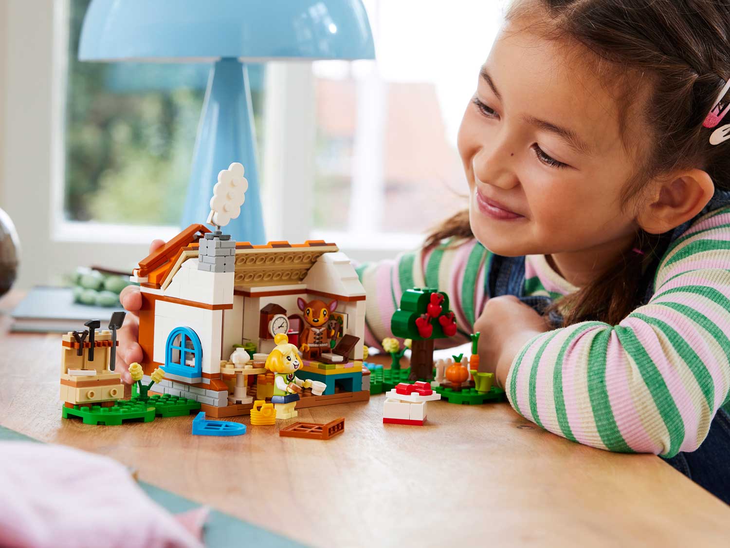 Конструктор LEGO Animal Crossing Посещение дома Изабель 389 дет. - фото 11