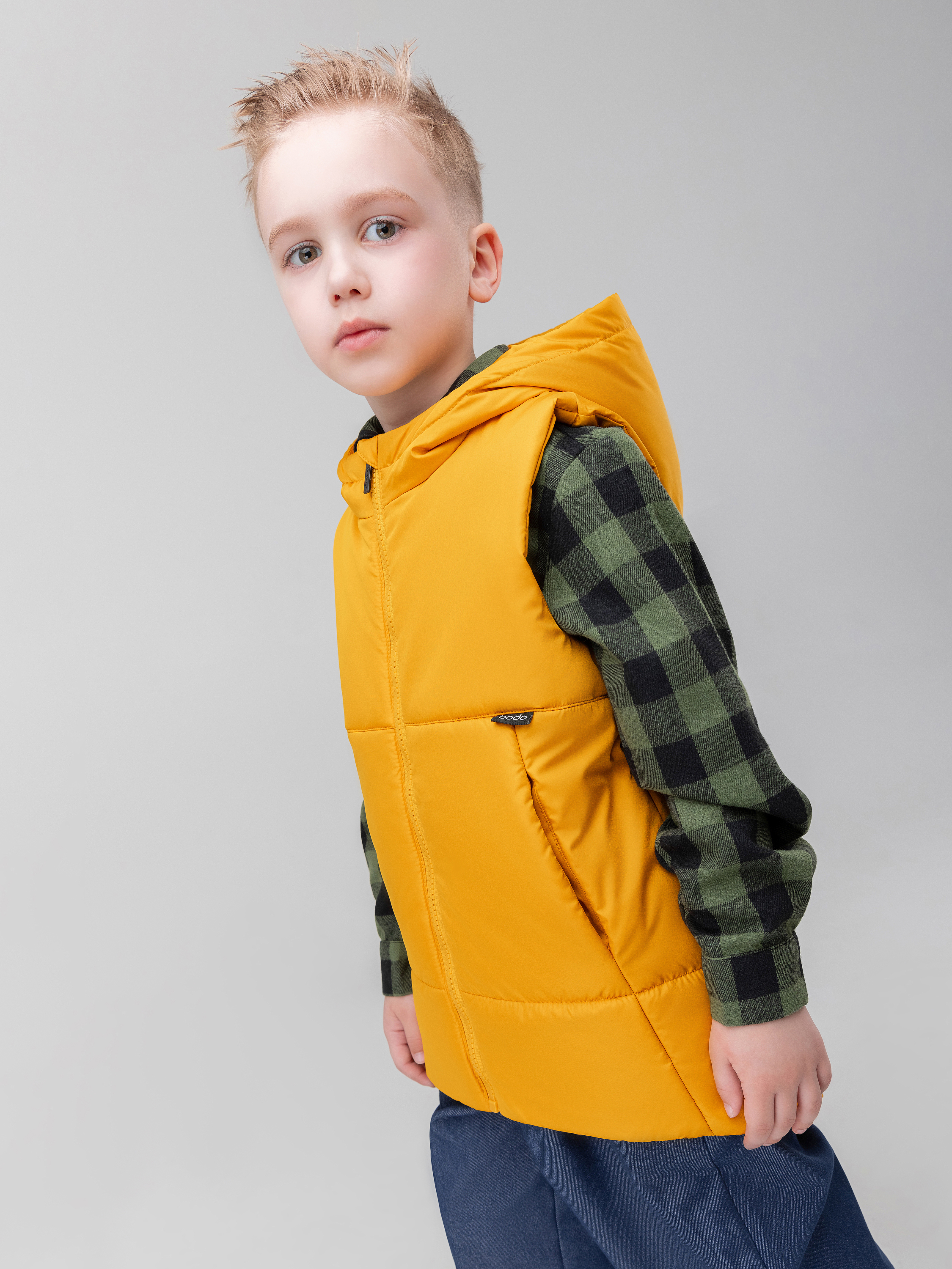 Изображение товара Стильный демисезонный жилет Bodo для детей на молнии