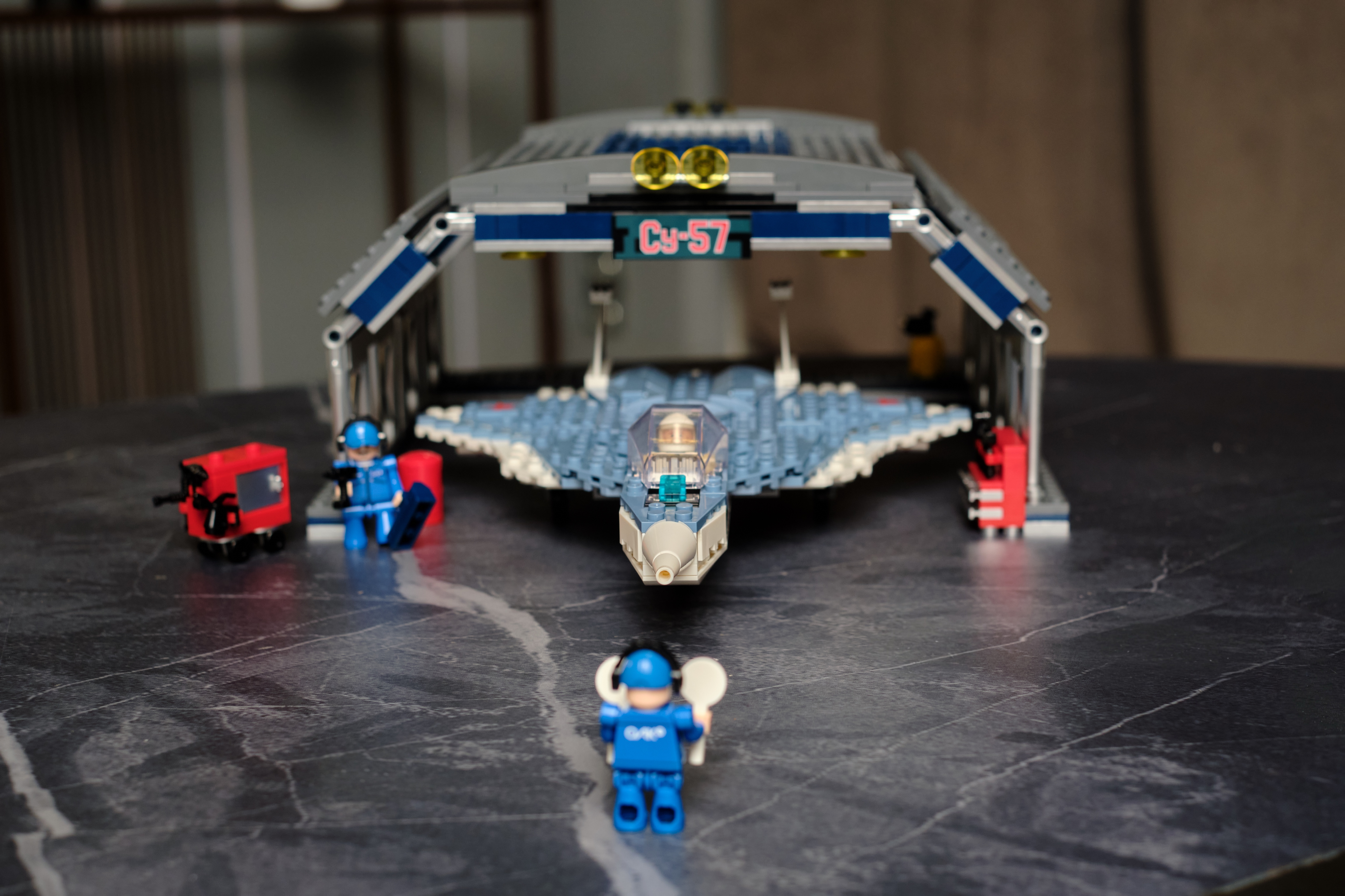 Конструктор brick labs City самолет СУ-57 с ангаром 657 дет. - фото 19