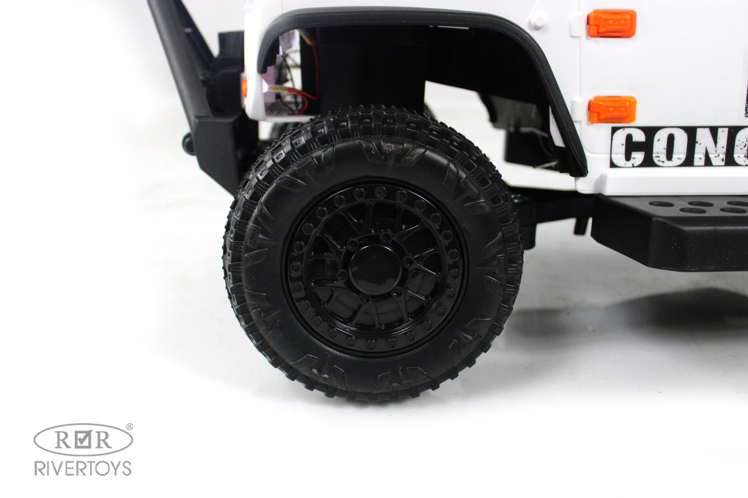 Электромобиль RIVERTOYS G009GG-WHITE С пультом ДУ - фото 12