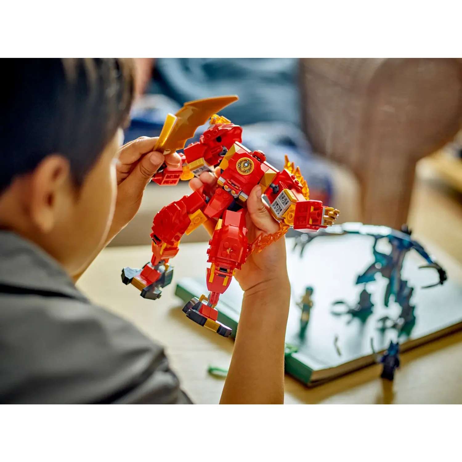 Конструктор LEGO NINJAGO Элементальный огненный меч Кая 322 дет. - фото 6