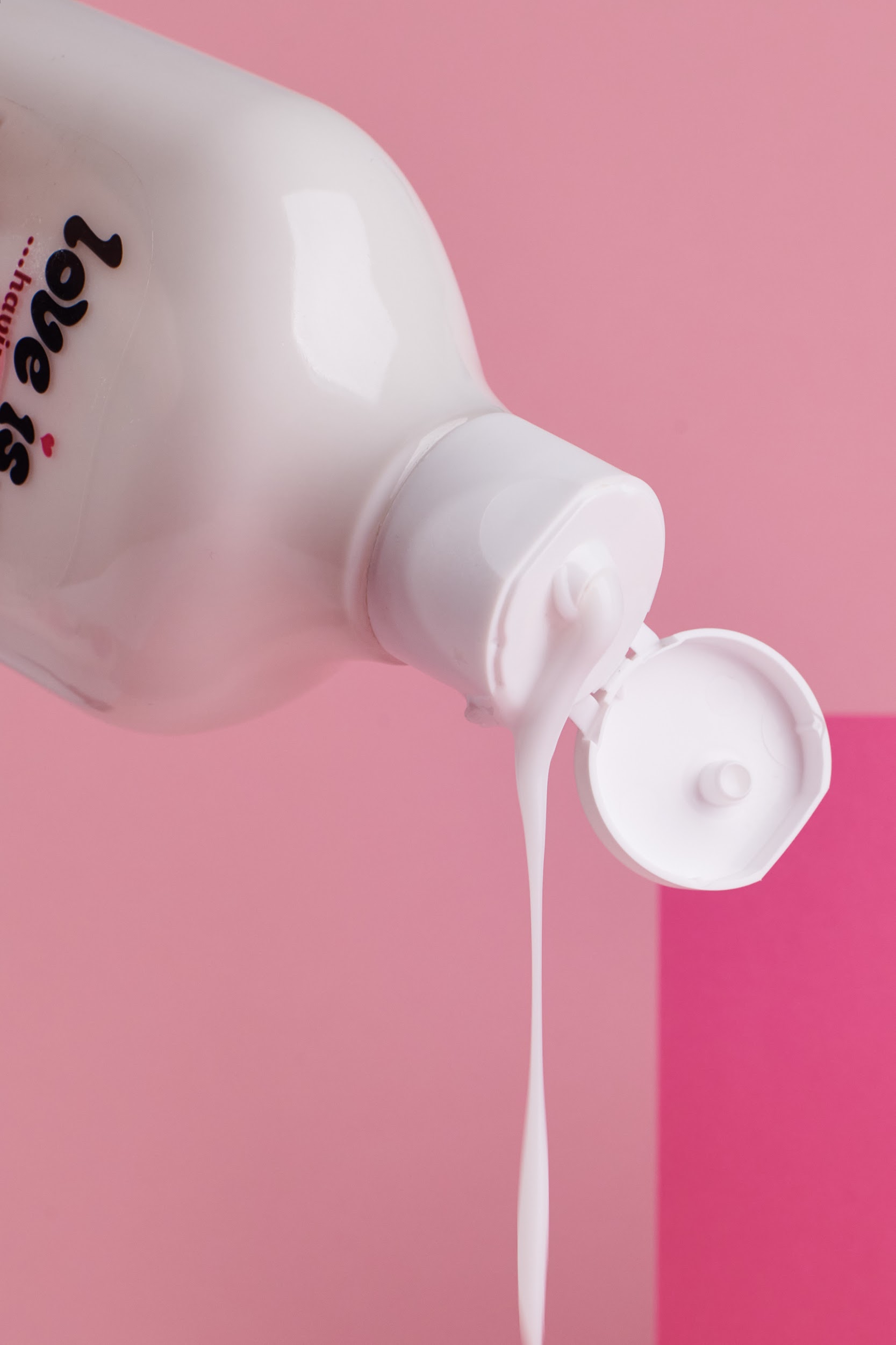 Молочко Love is.. Body milk emulsion 500 мл - фото 4