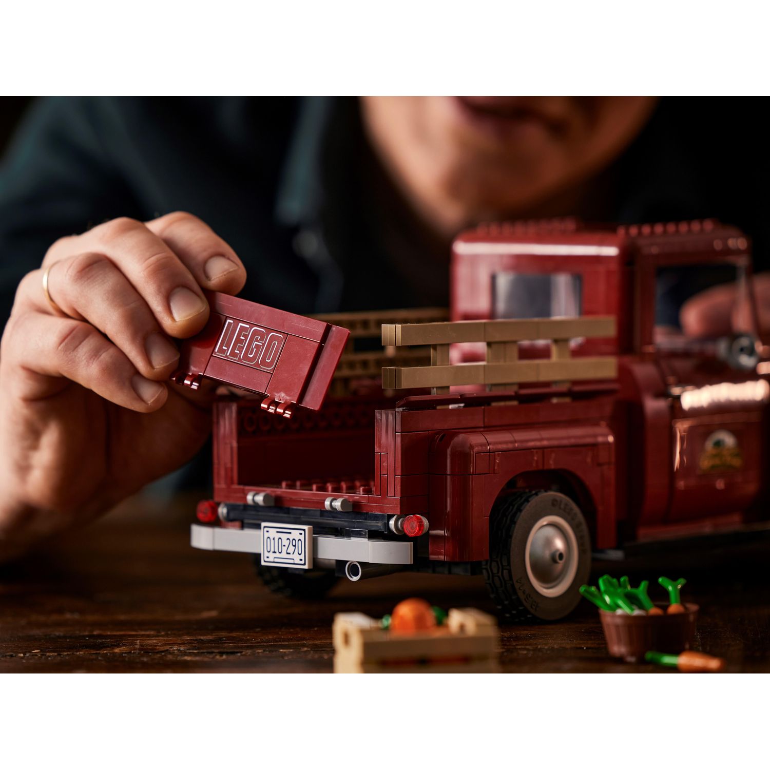Конструктор LEGO Icons Грузовик-пикап блочный - фото 10