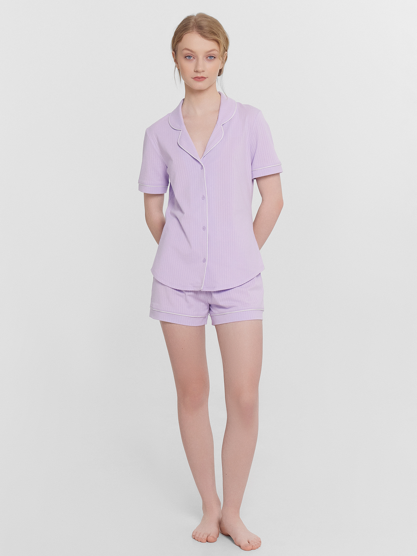 Изображение товара Пижама Mark Formelle с шортами и укороченной рубашкой для женщин