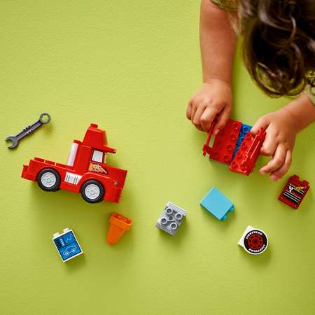 Конструктор LEGO DUPLO Disney Mack at the Race блочный
