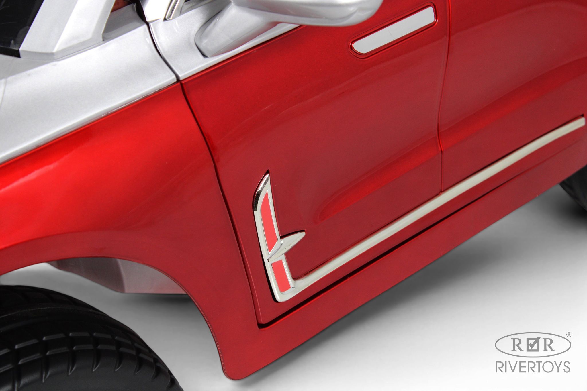 Электромобиль RIVERTOYS E003EE-RED-GLANEC С пультом ДУ - фото 13