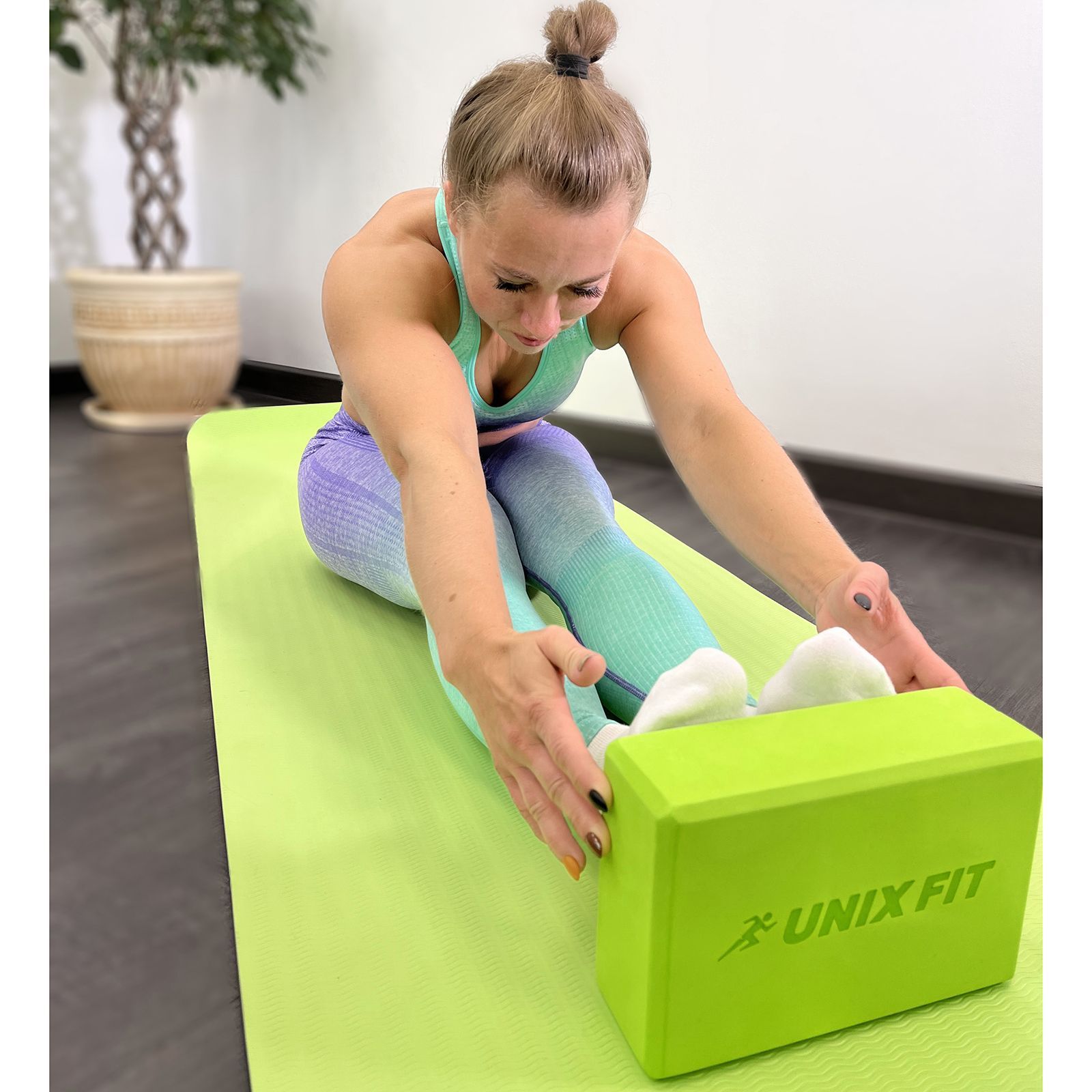 Блок для йоги и фитнеса UNIX Fit 200g зеленый 23х15х7 см 1 шт - фото 6