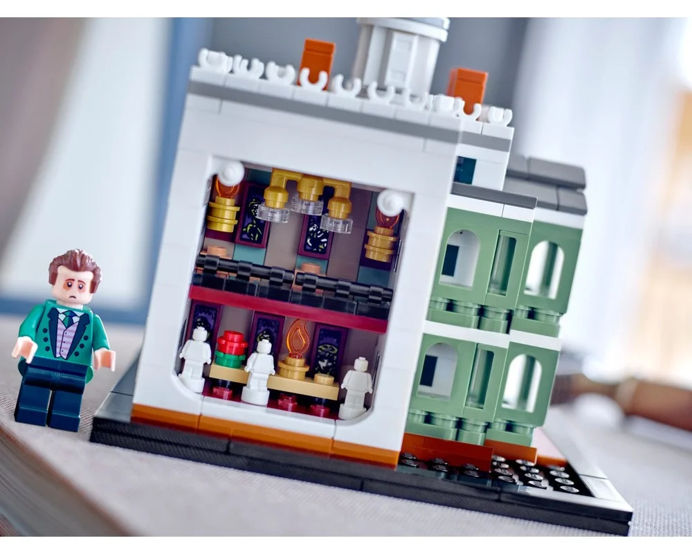Конструктор LEGO Disney 40521 675 дет. - фото 1