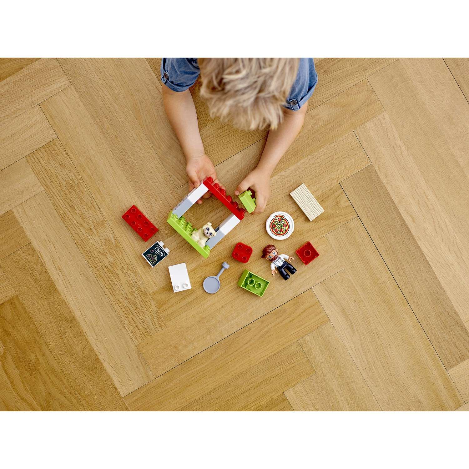 Конструктор LEGO DUPLO Town Киоск-пиццерия блочный - фото 14
