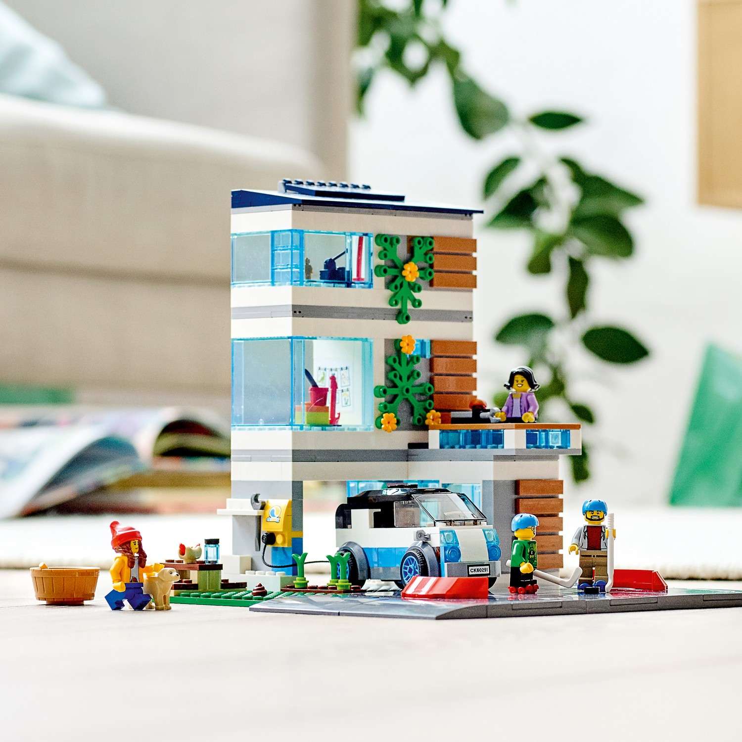 Конструктор LEGO City Современный дом для семьи блочный - фото 8