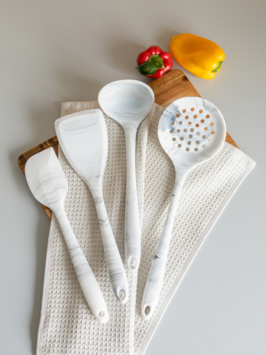 Набор кулинарных принадлежностей DeNASTIA большой 2 шт. (лопатка и половник) силикон серый/белый A000359 - фото 3