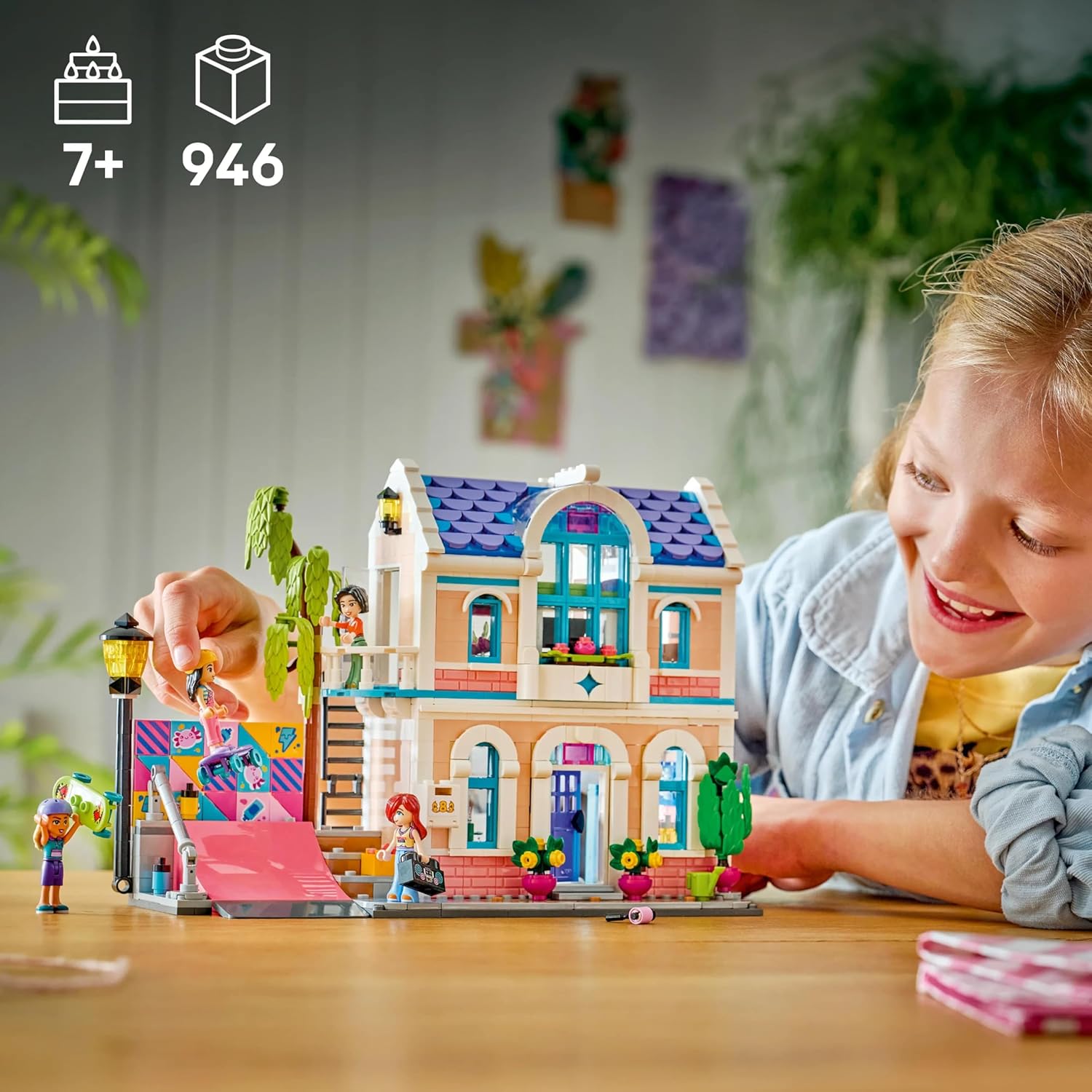 Конструктор LEGO Friends Семейный дом Лиэнн 946 дет. - фото 8