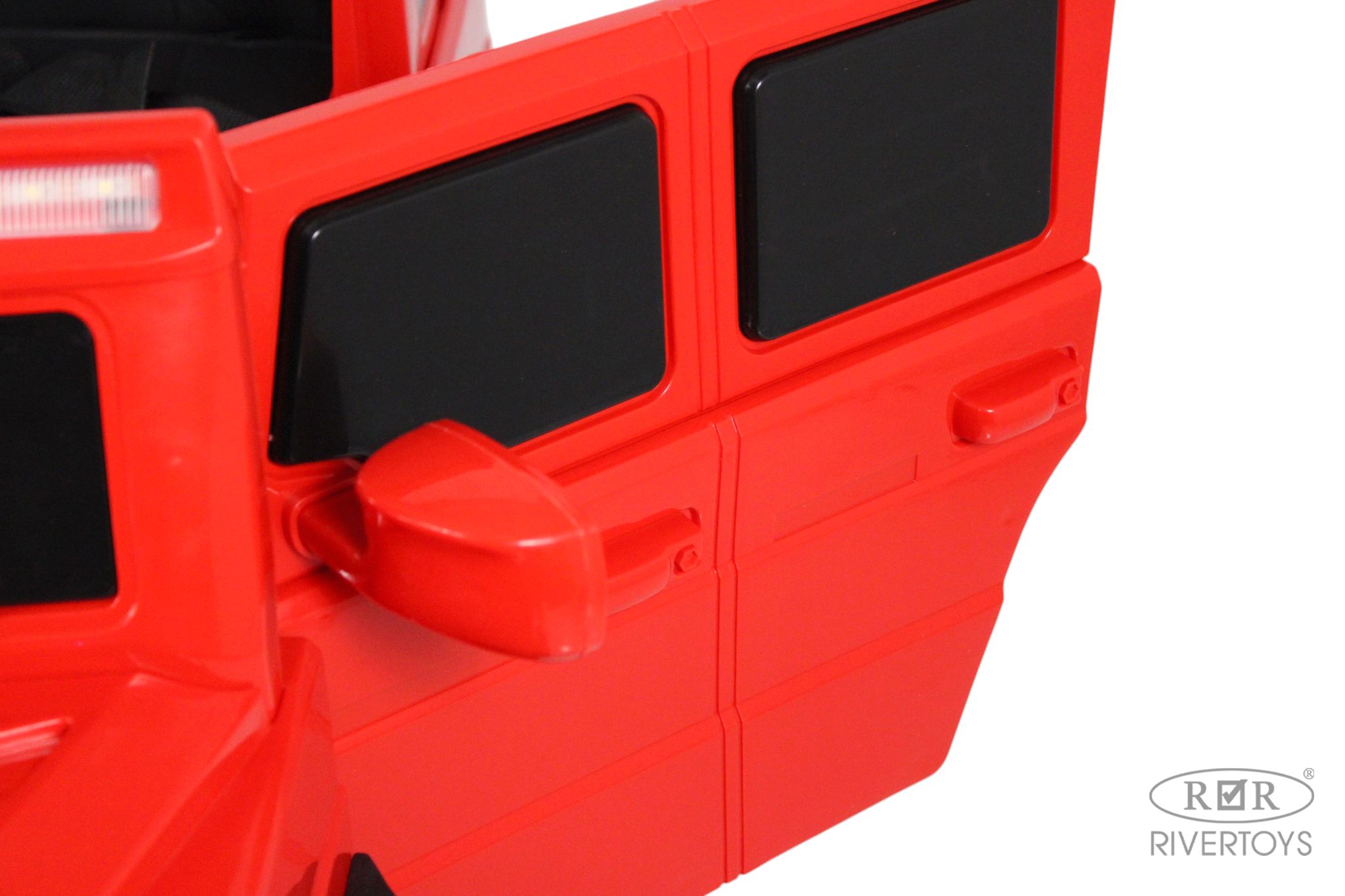 Электромобиль RIVERTOYS Mercedes Z111VO-RED С пультом ДУ - фото 21