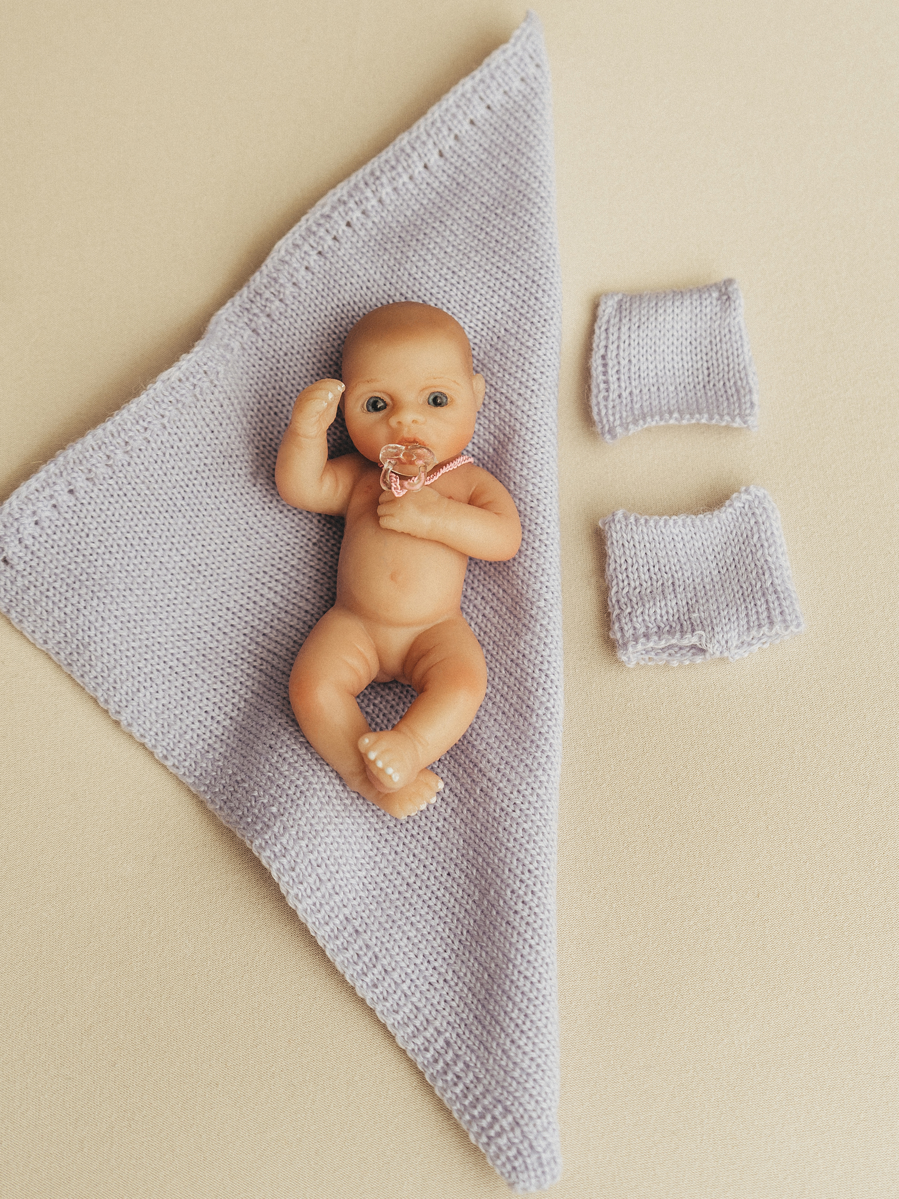 Кукла мини Magic Manufactory Magic baby Пупс Reborn голубой высота 12 см 4631165602271 - фото 7