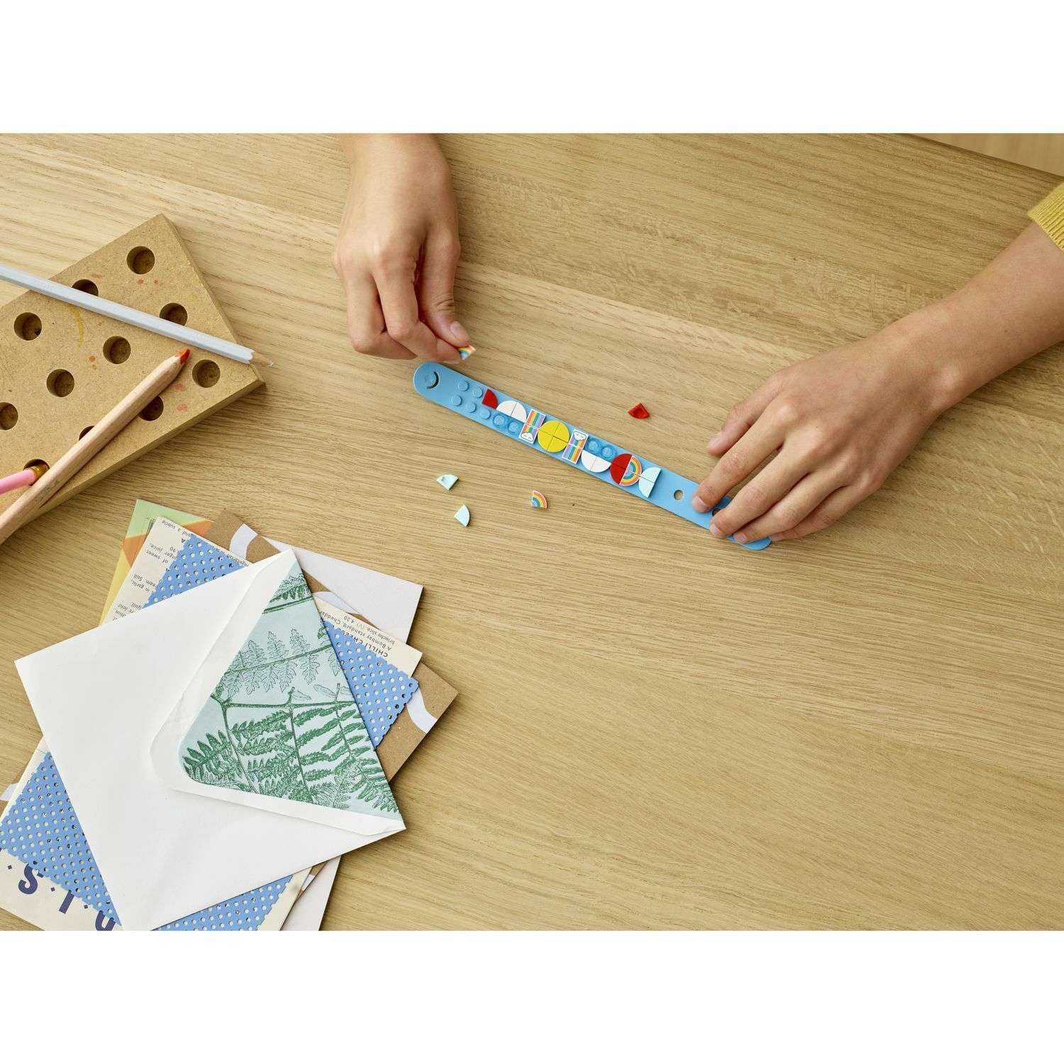 Конструктор LEGO DOTS Браслет Радуга 32 дет. - фото 18