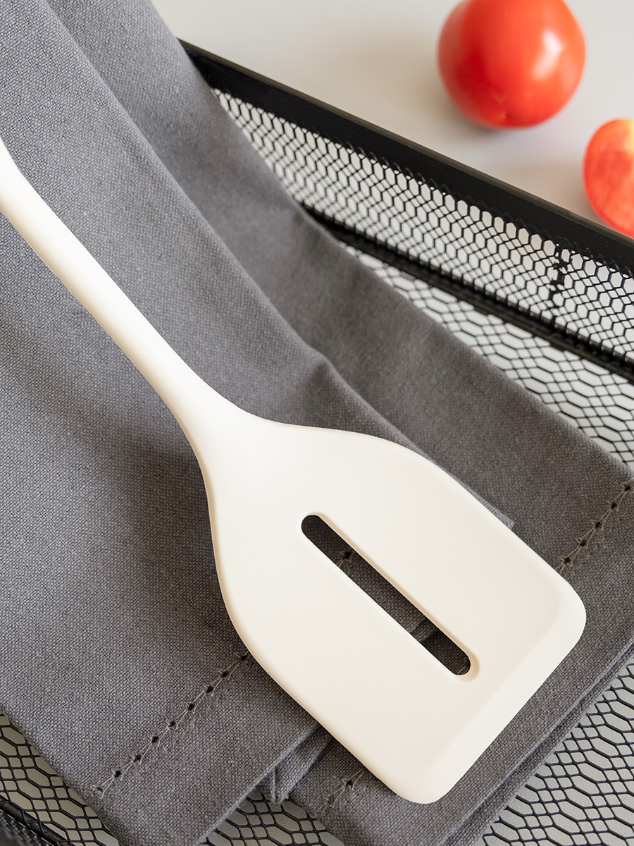 Лопатка кулинарная DeNASTIA Силвуд 33x7x4.4 см силикон бук молочный A000350 - фото 5