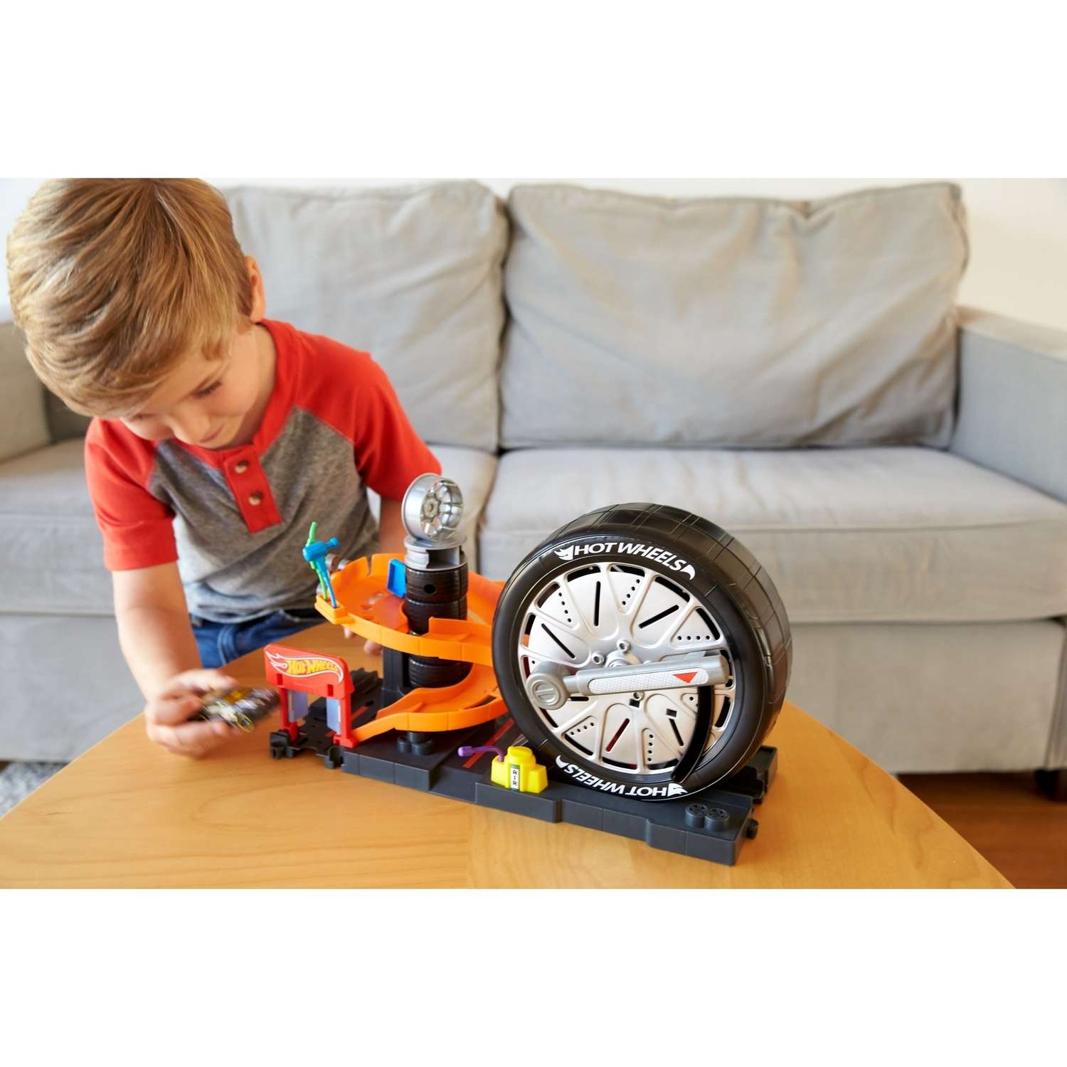 Трек Hot Wheels Магазин вращающейся шины с пусковой установкой FNB15 - фото 11