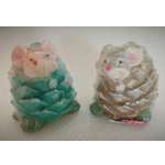 13050846 Свеча Шишка с мышонком (63х70х70вес 87гр)