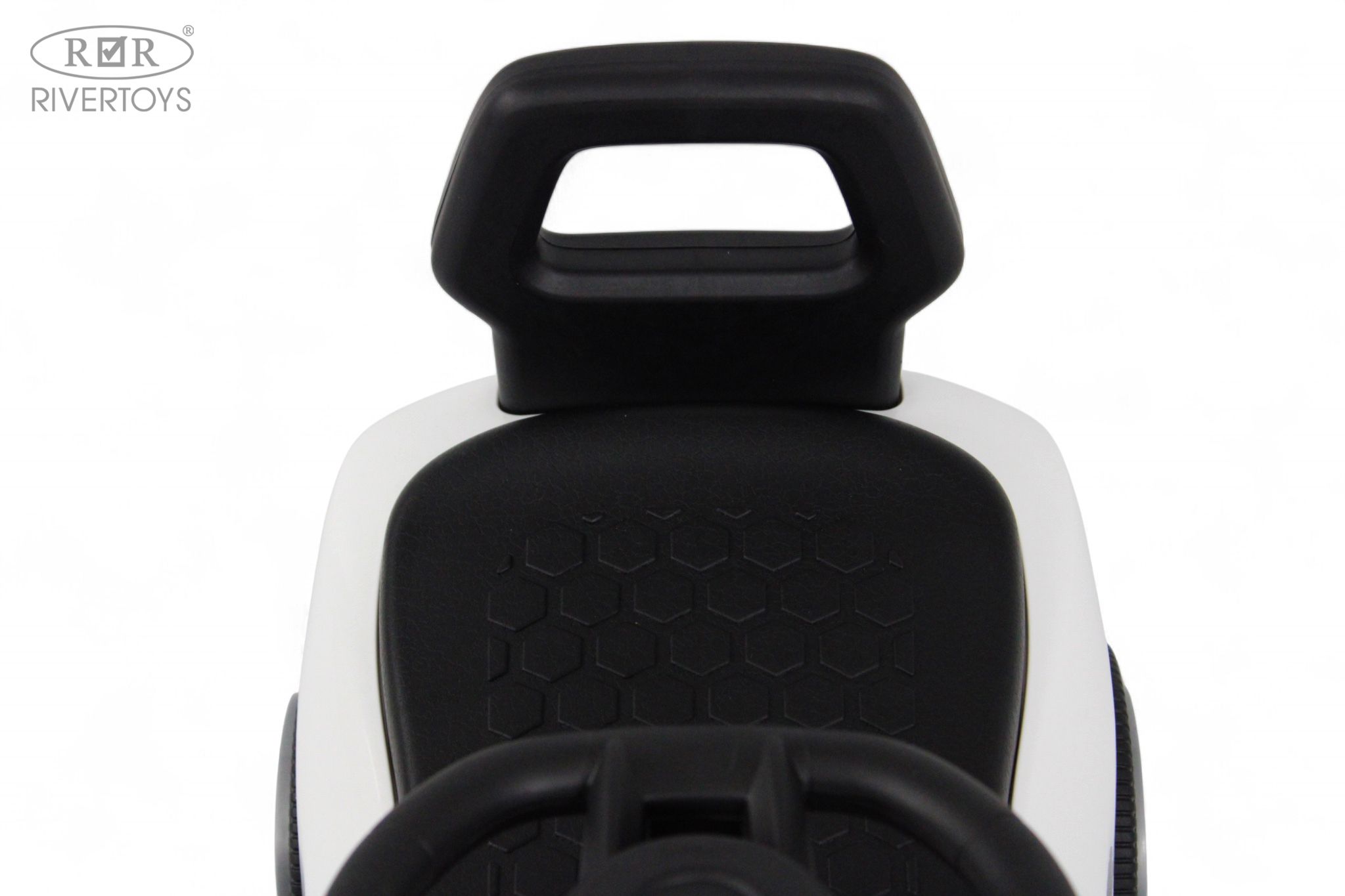 Каталка RIVERTOYS Z004ZZ-T-WHITE белый - фото 9