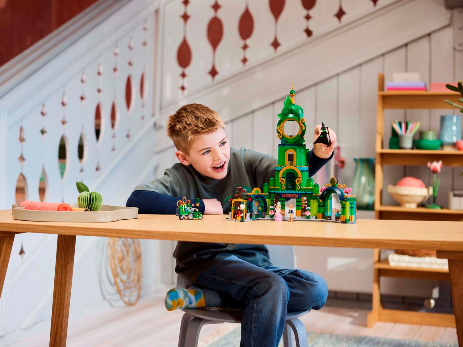 Конструктор LEGO Disney Princess Изумрудный город 945 дет. - фото 10