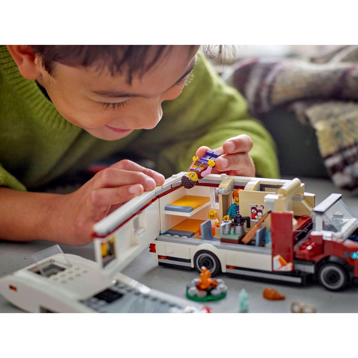 Конструктор LEGO City Туристический фургон 385 дет. - фото 4