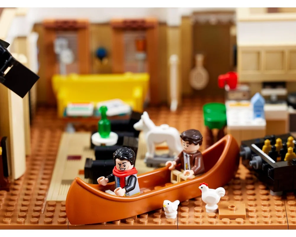Конструктор LEGO Ideas 10292 2019 дет. - фото 17