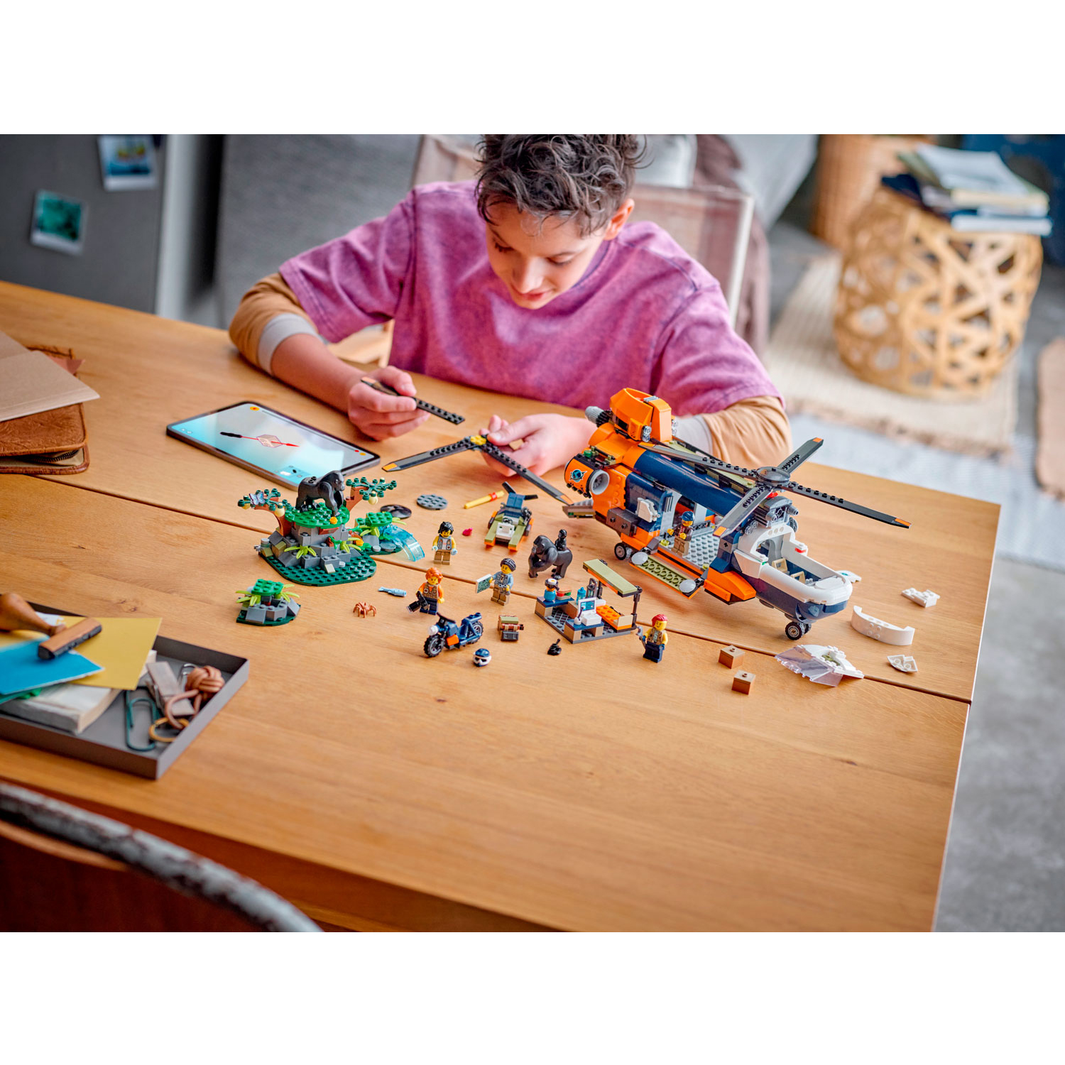 Конструктор LEGO City Вертолет исследователей 881 дет. - фото 10