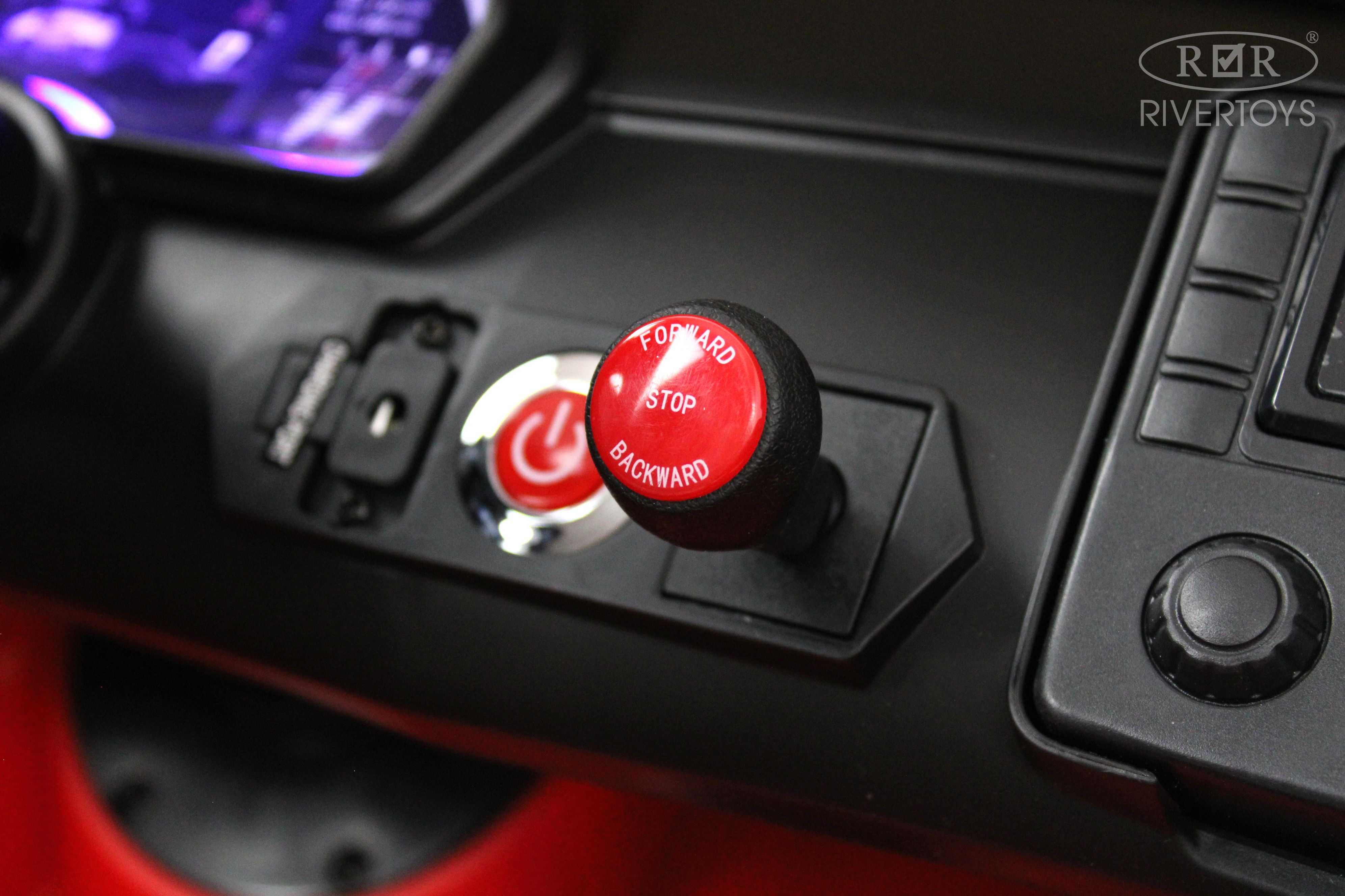 Электромобиль RIVERTOYS A111MP-RED С пультом ДУ - фото 12
