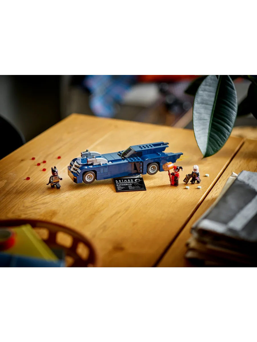 Конструктор LEGO DC Super Heroes Бэтмен против Харли Квинн 435 дет. - фото 3