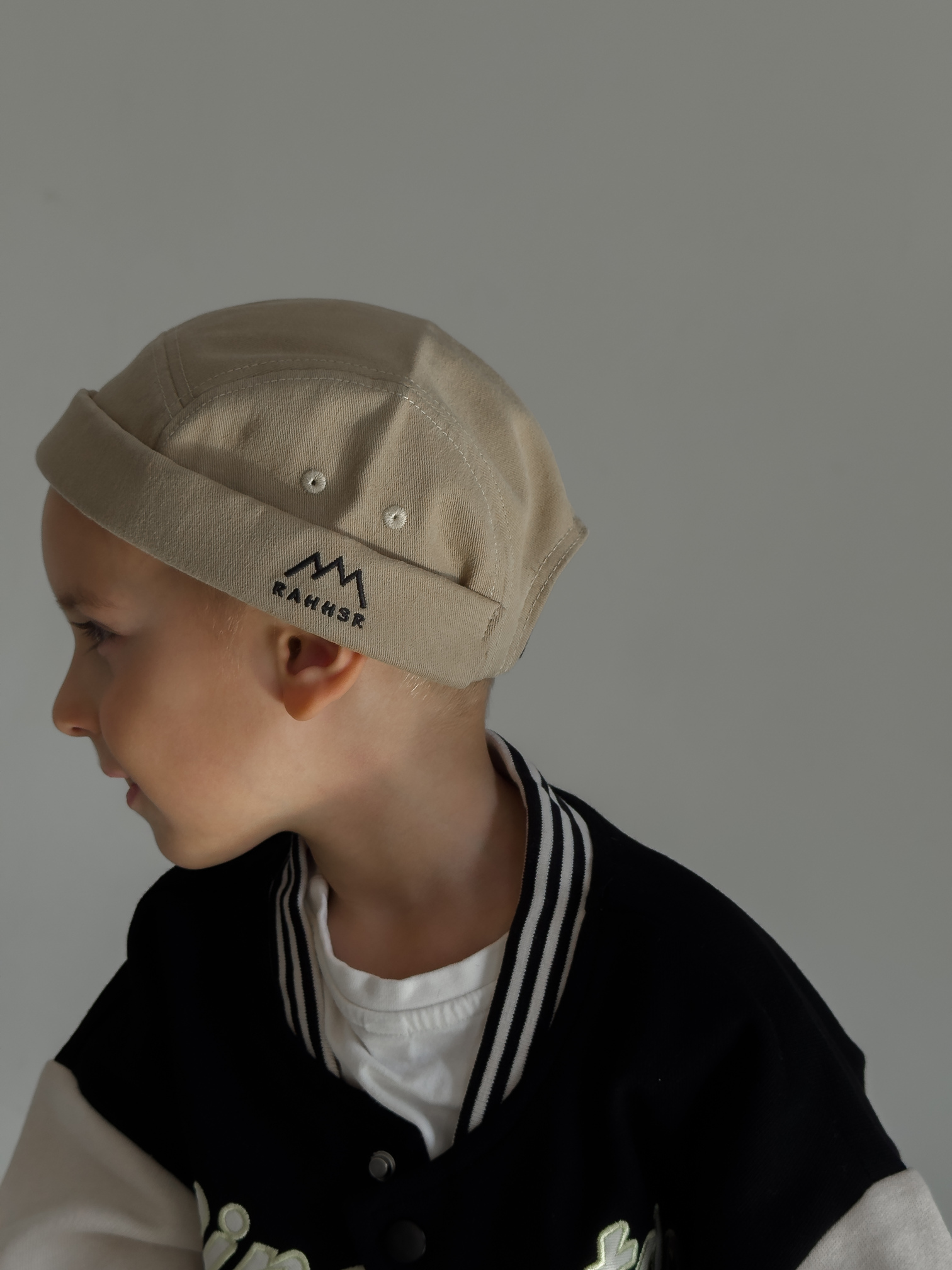 Шапка OZITI KIDS ok010225/бежевый - фото 1