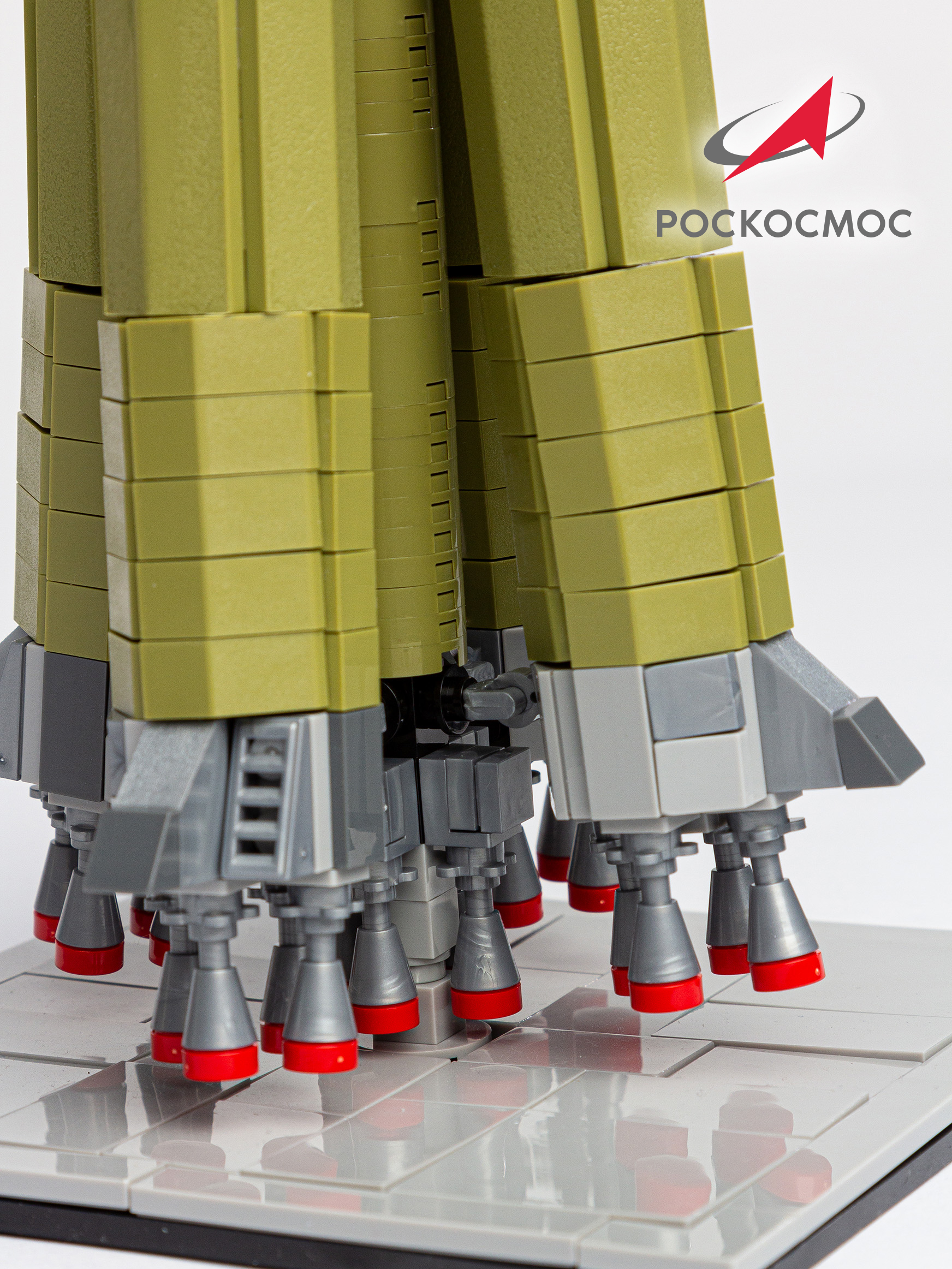 Конструктор Роскосмос Ракета-носитель Р-7 Семерка 721 дет. - фото 6