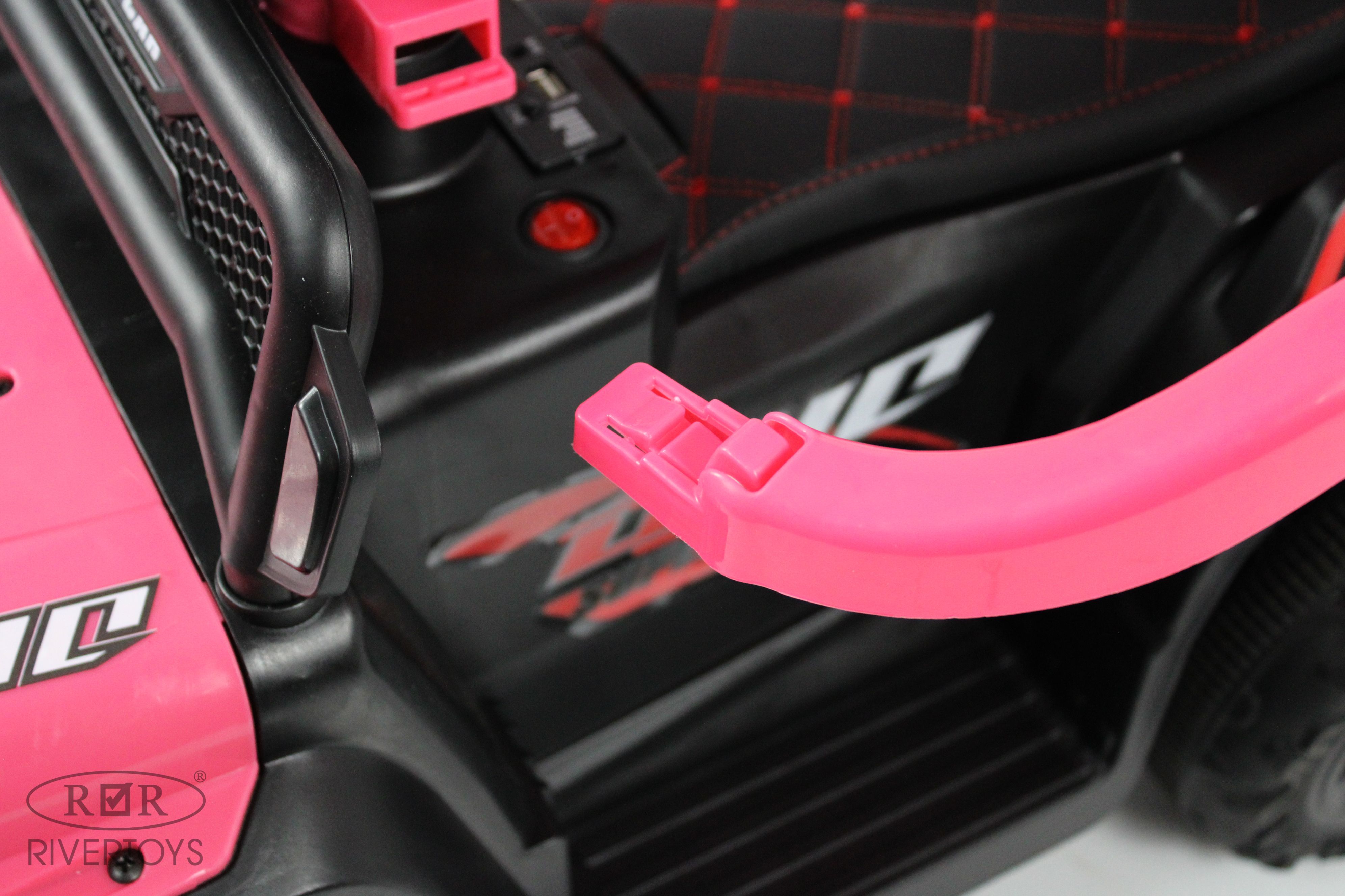 Электромобиль RIVERTOYS G005GG-PINK С пультом ДУ - фото 16