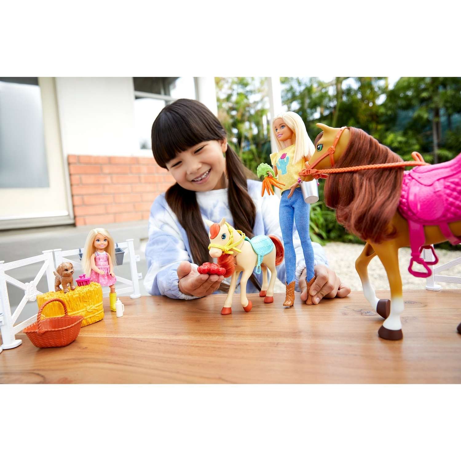 Кукла модельная Barbie FXH15 - фото 24