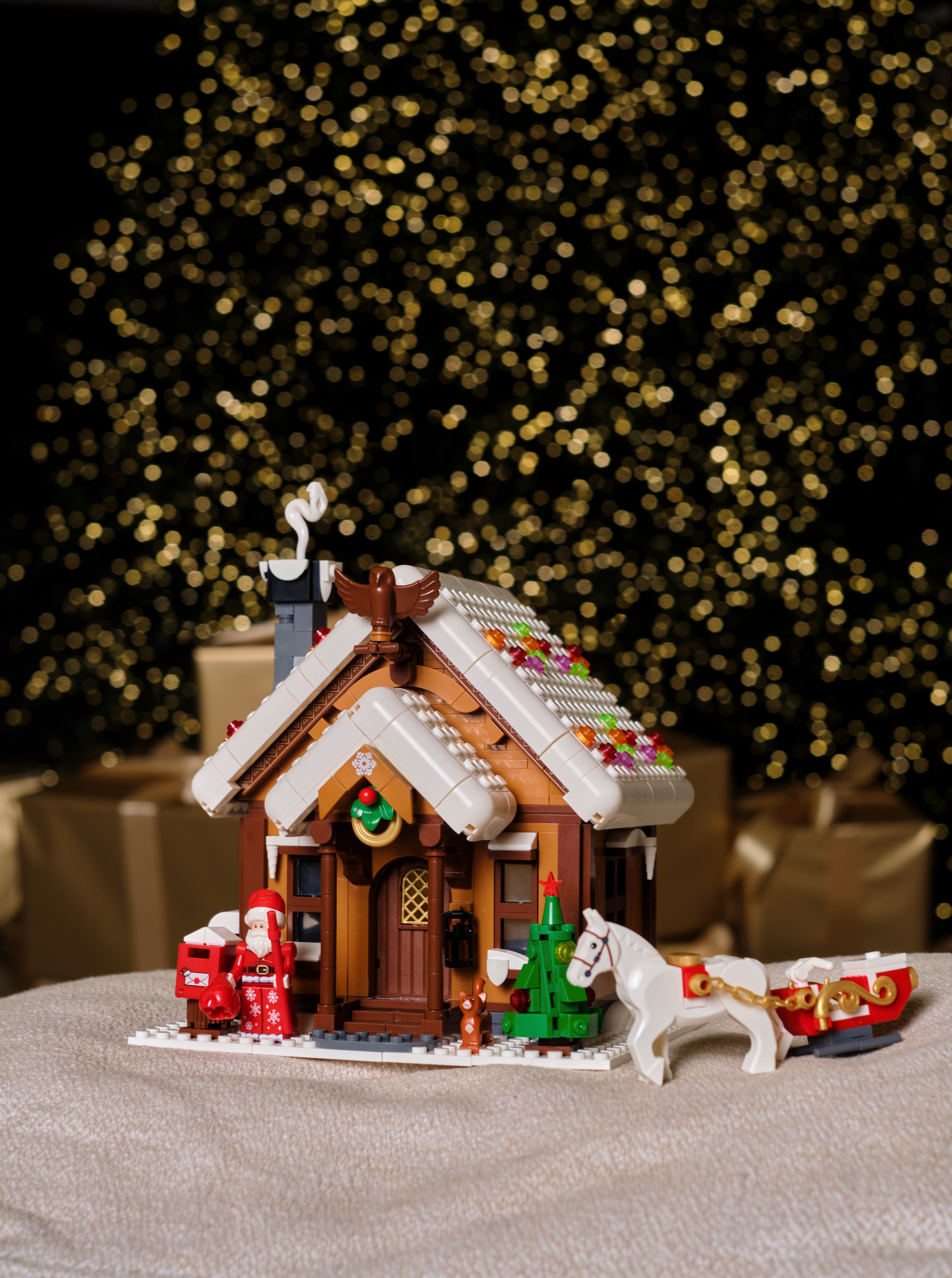 Конструктор brick labs Дом Деда Мороза 922 дет. - фото 11