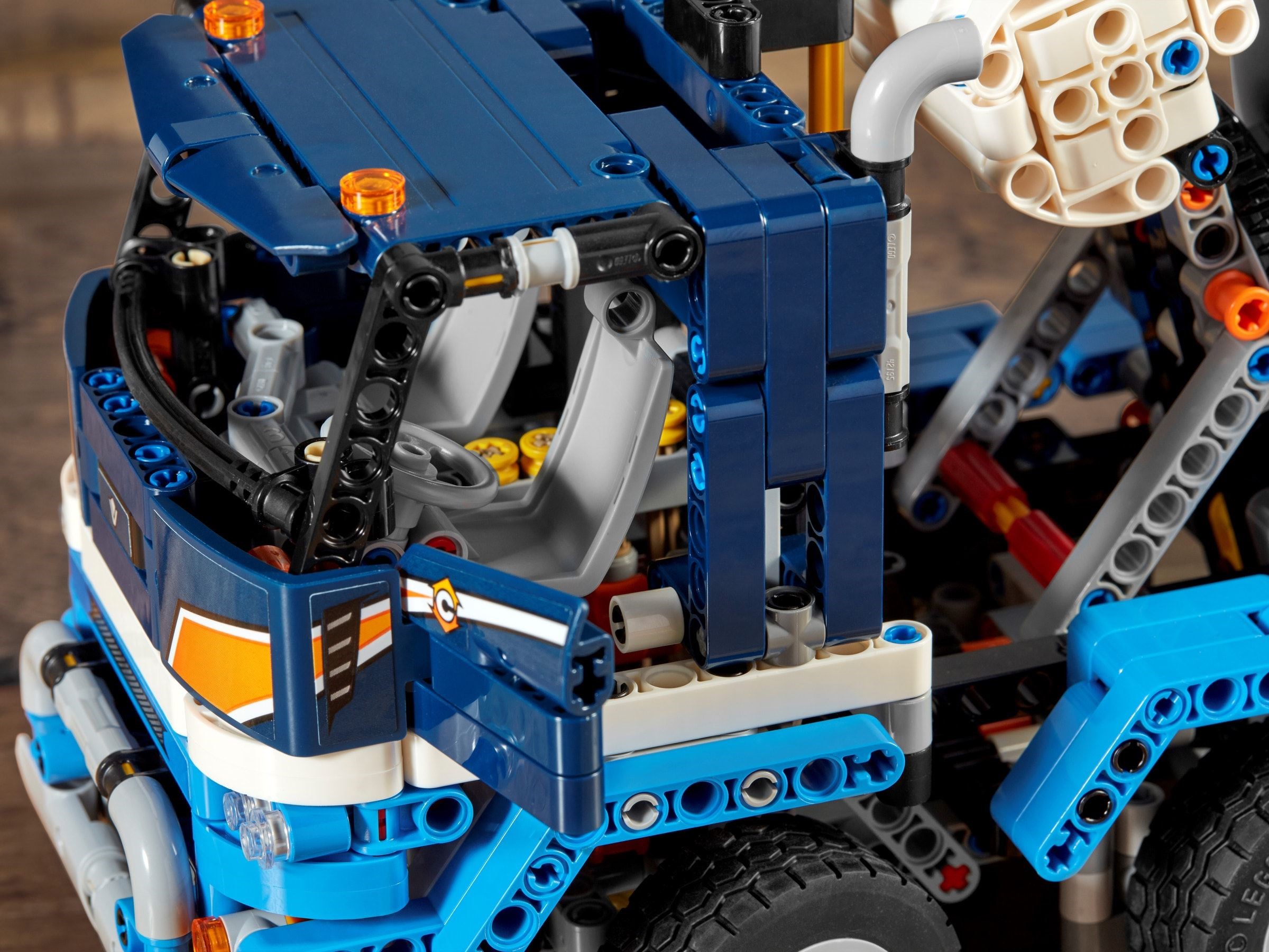 Конструктор LEGO Technic 42112 1163 дет. - фото 2